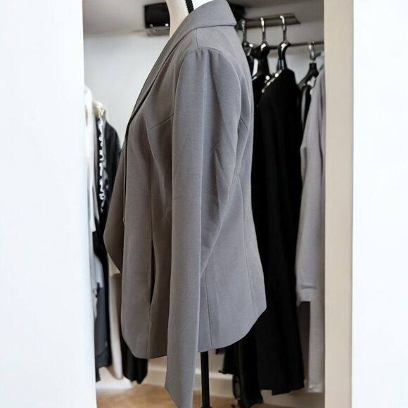 Gentle Used H by Halston Gray Woven Flyaway Blazer with Ribbed Arm Panel Size 6 - Picture 5 of 11